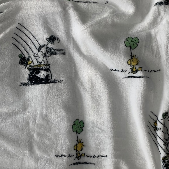 Last 1! Peanut Snoopy Berkshire St Patrick Blanket - Picture 6 of 10